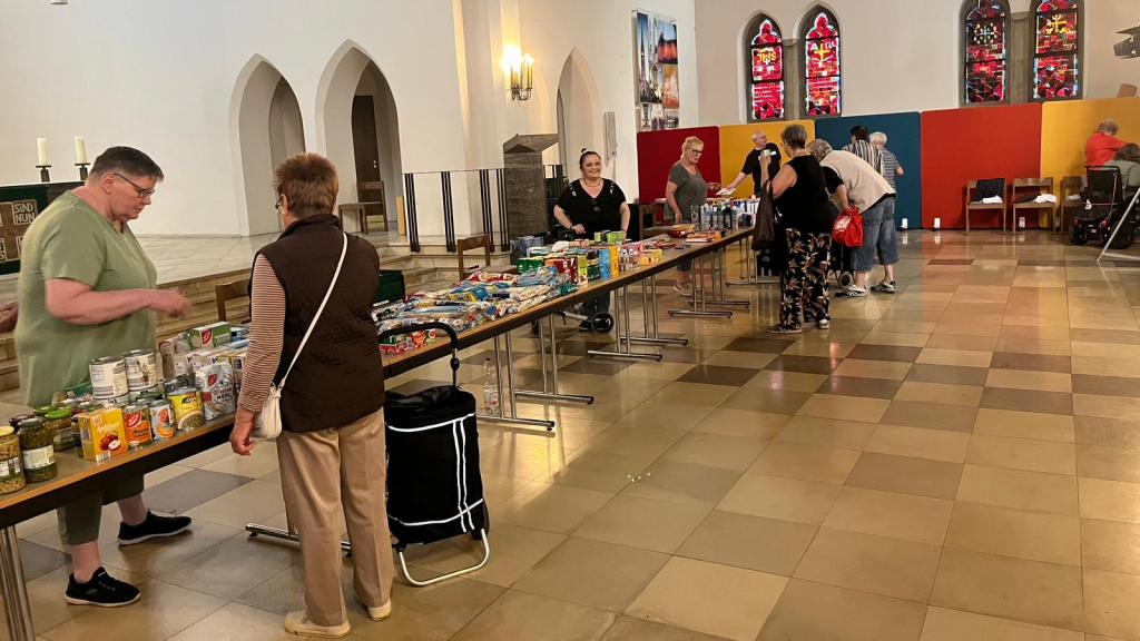 Aufgrund eines Wasserschadens im Hörder Gemeindehaus wurde die Seniorentafel in die Lutherkirche verlegt.