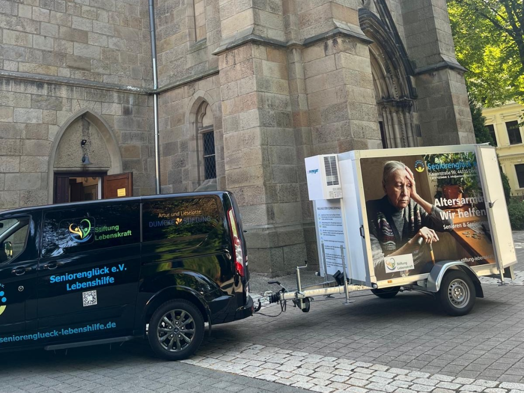 Mit unserem neuen Transporter wurden die Lebensmittel und Hygieneartikel zur Lutherkirche angeliefert.