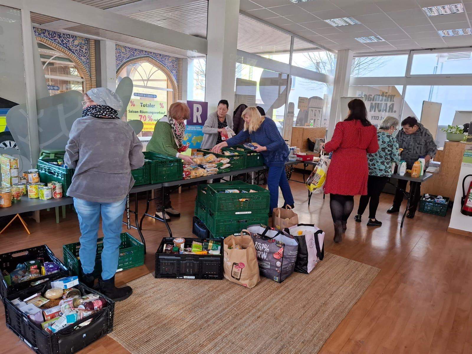 Die Seniorentafel Lünen findet immer montags von 15:00 - 16:00 Uhr im mitmach.RAUM statt.