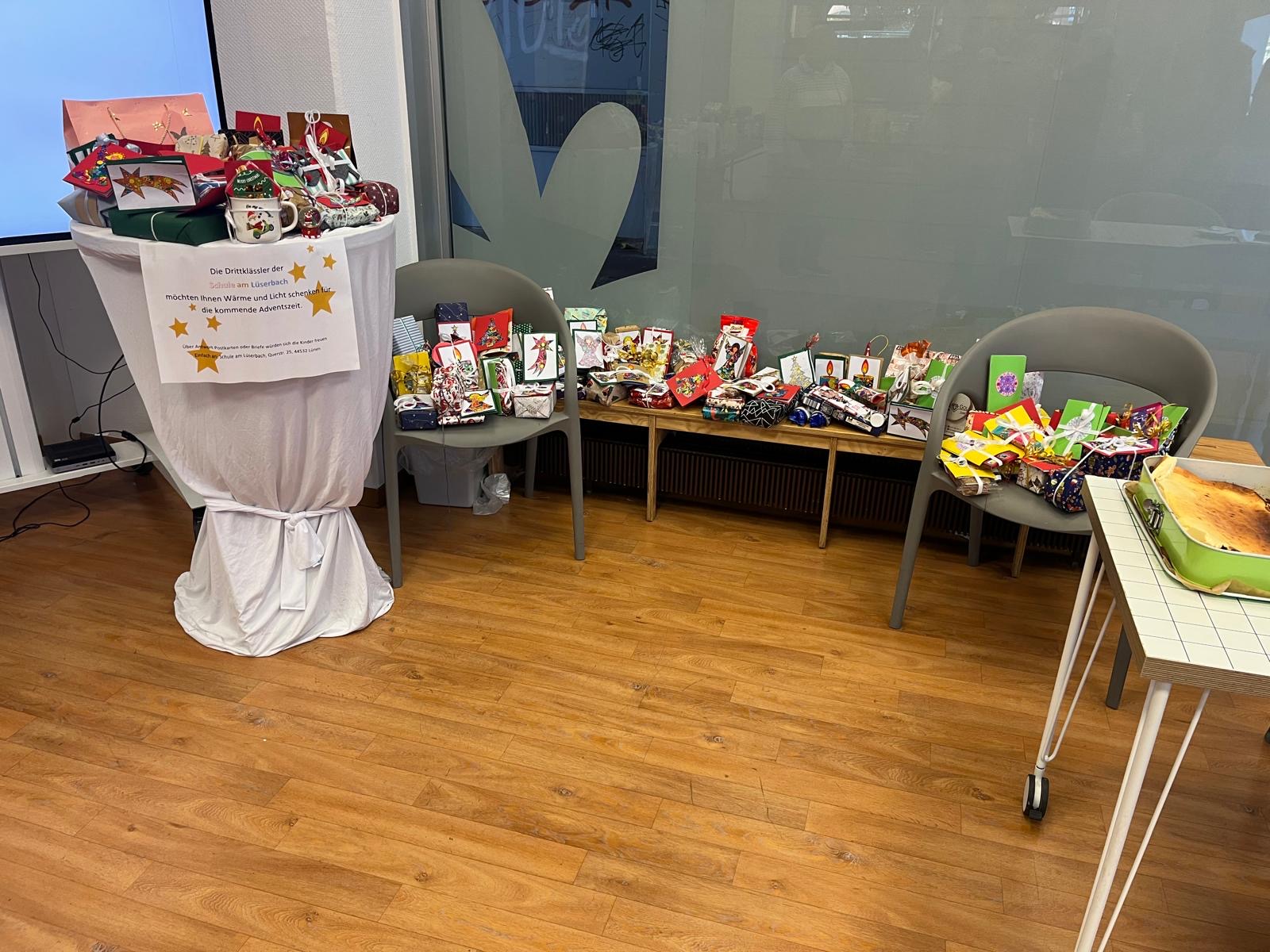 Die Geschenktüten der Grundschüler der Schule am Lüserbach