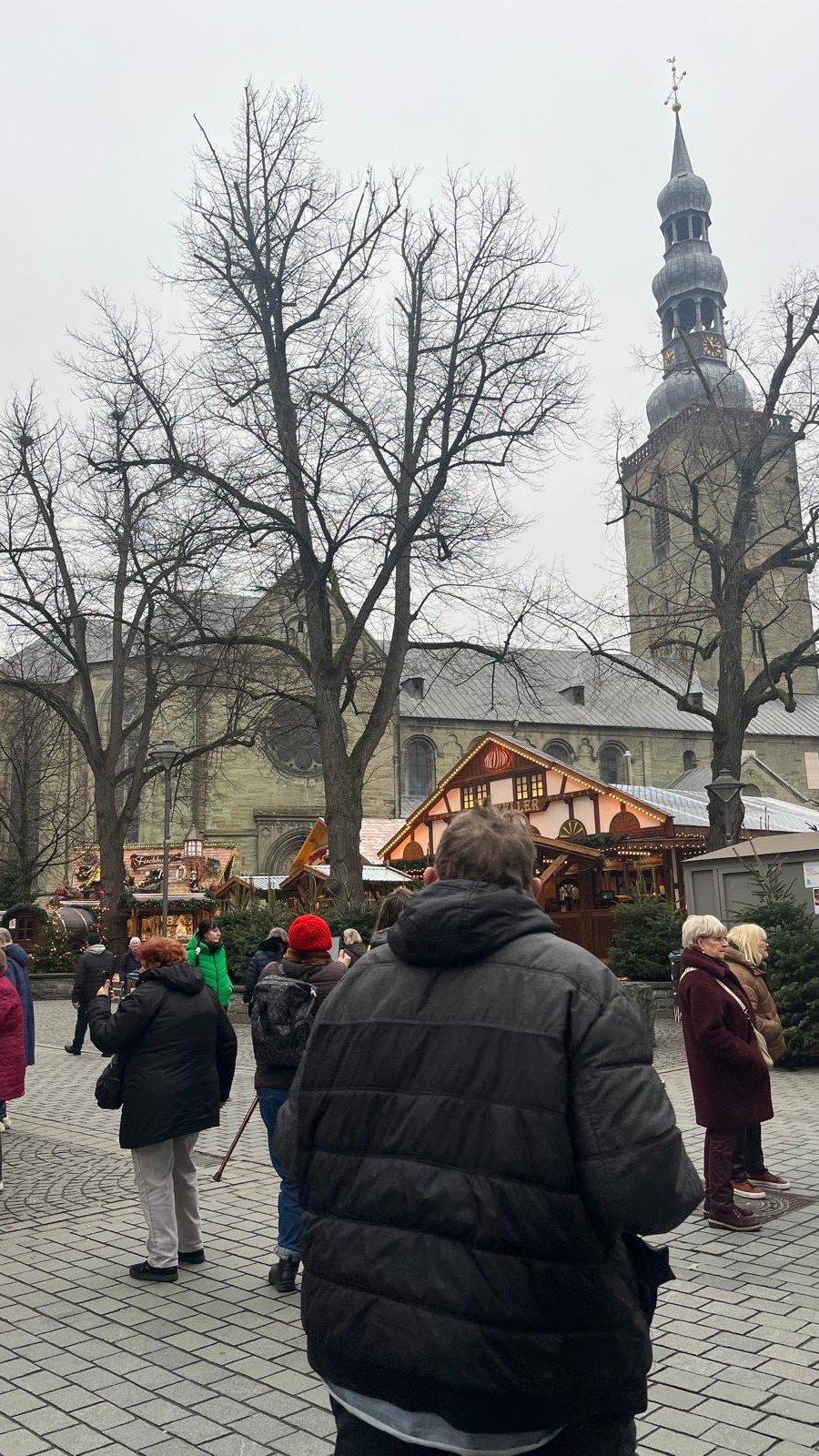 Auf dem Soester Weihnachtsmarkt gab es viele verschiedene Stände - und sehr viele Besucher.