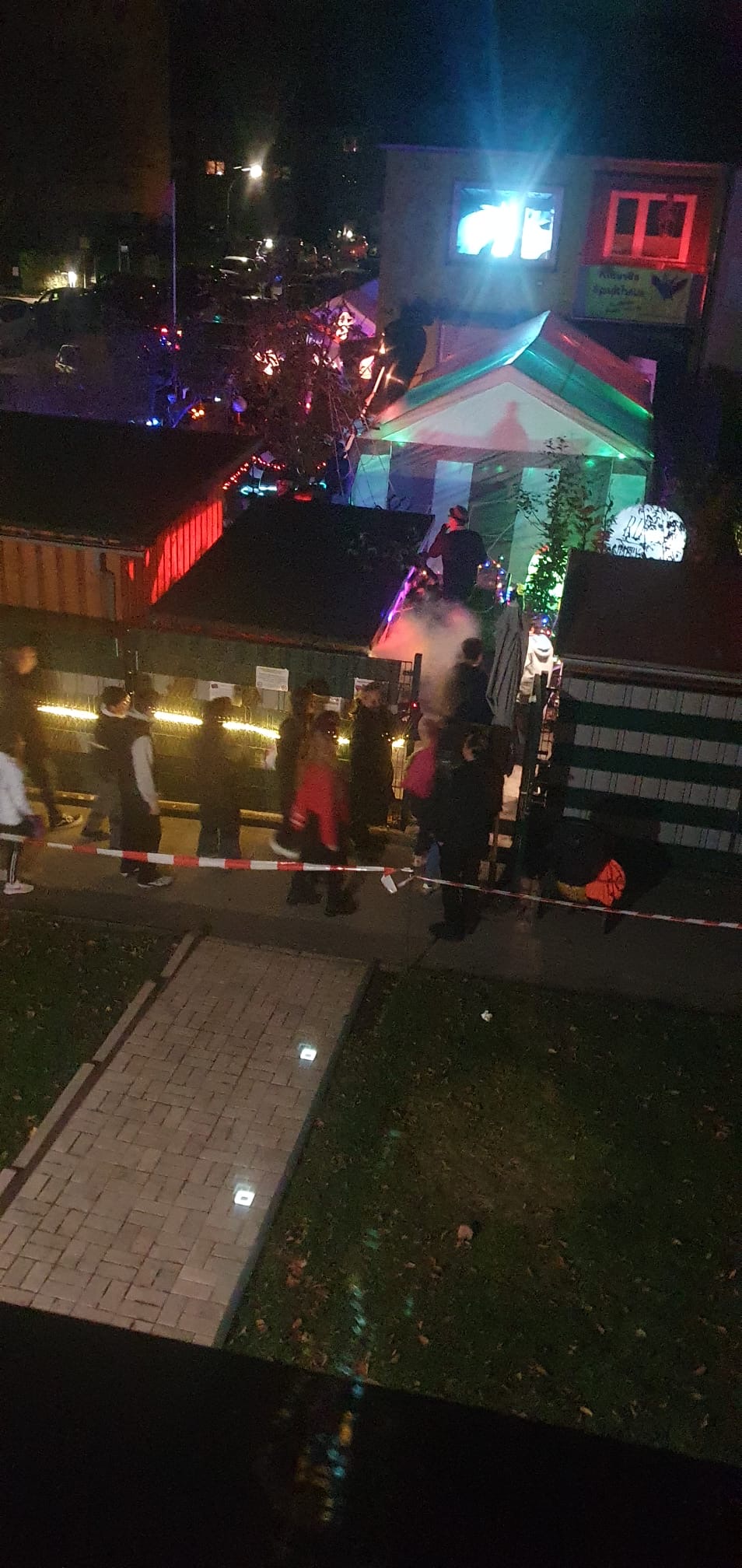 Einlass ins Kleine Spukhaus Wickede