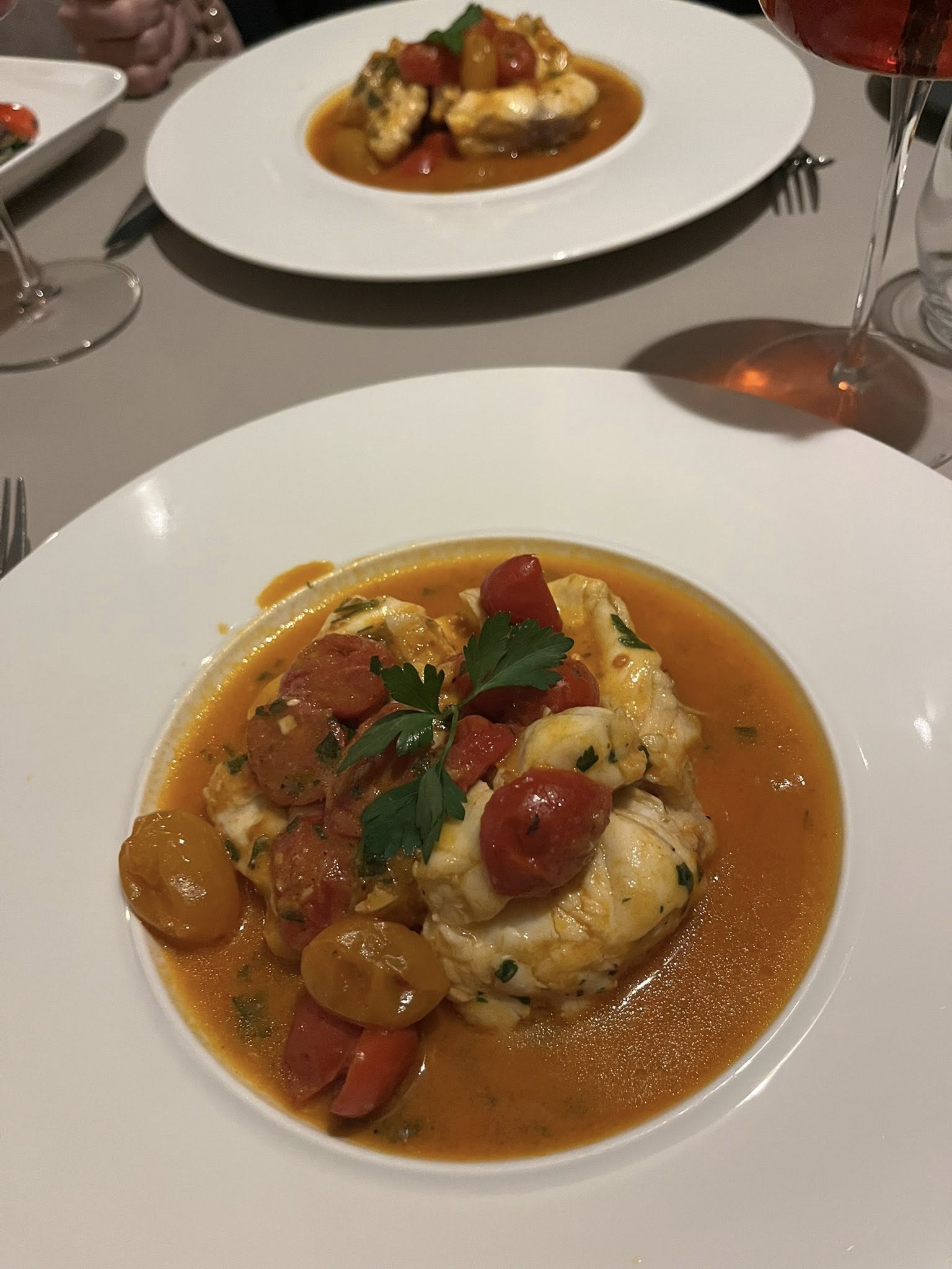 Seeteufel mit Tomaten-Soße und Pasta gab es abends im Restaurant Bel Vedere an der Wittbräucker Straße.