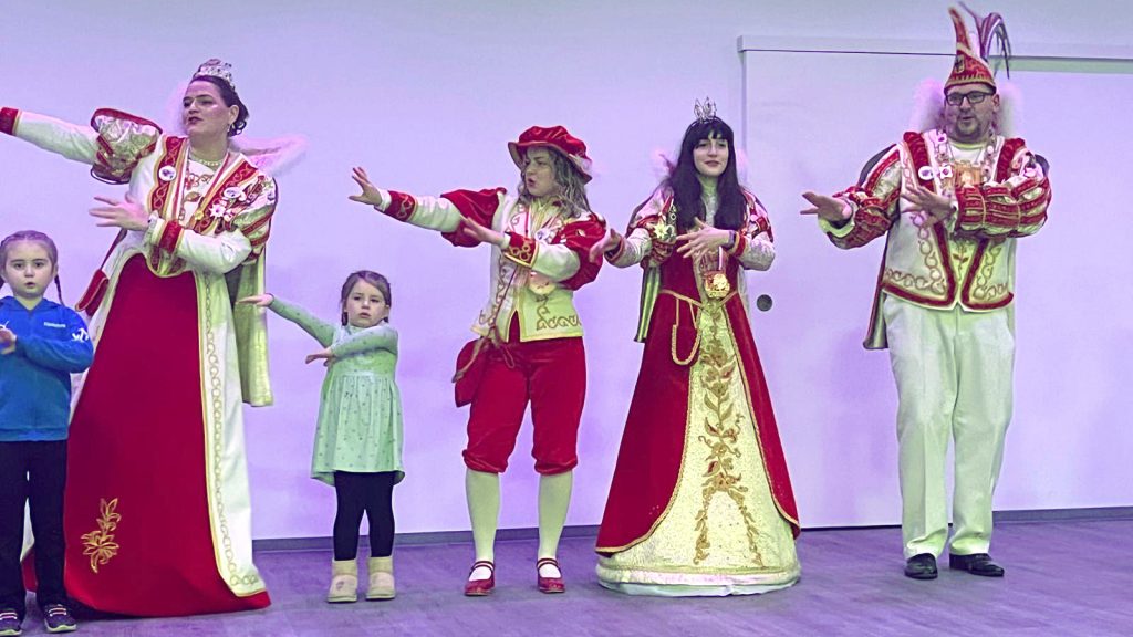 Senioren-Karneval in der Dortmunder Actien Brauerei - die Karnevals-Prinzengarde