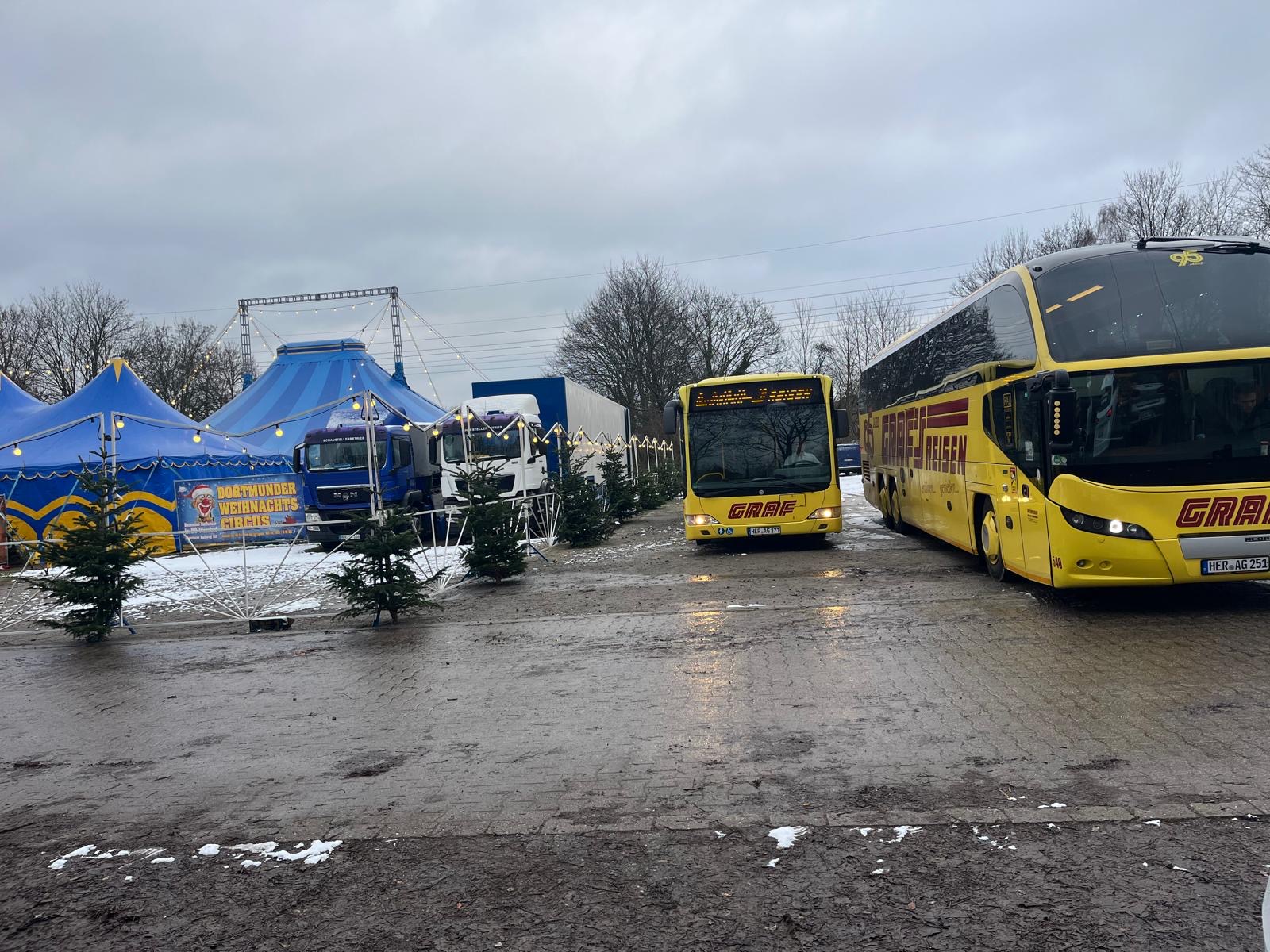 GRAF's REISEN stellte zwei Busse für die Seniorinnen und Senioren aus Lünen und Witten zur Verfügung.