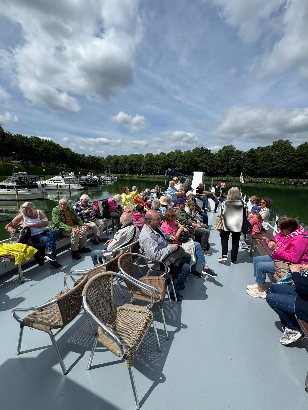 Am 11. Juni 2025 unternahmen unsere bedürftigen Seniorinnen und Senioren eine 4-Kanal-Bootsfahrt rund um das Schiffshebewerk Henrichenburg.