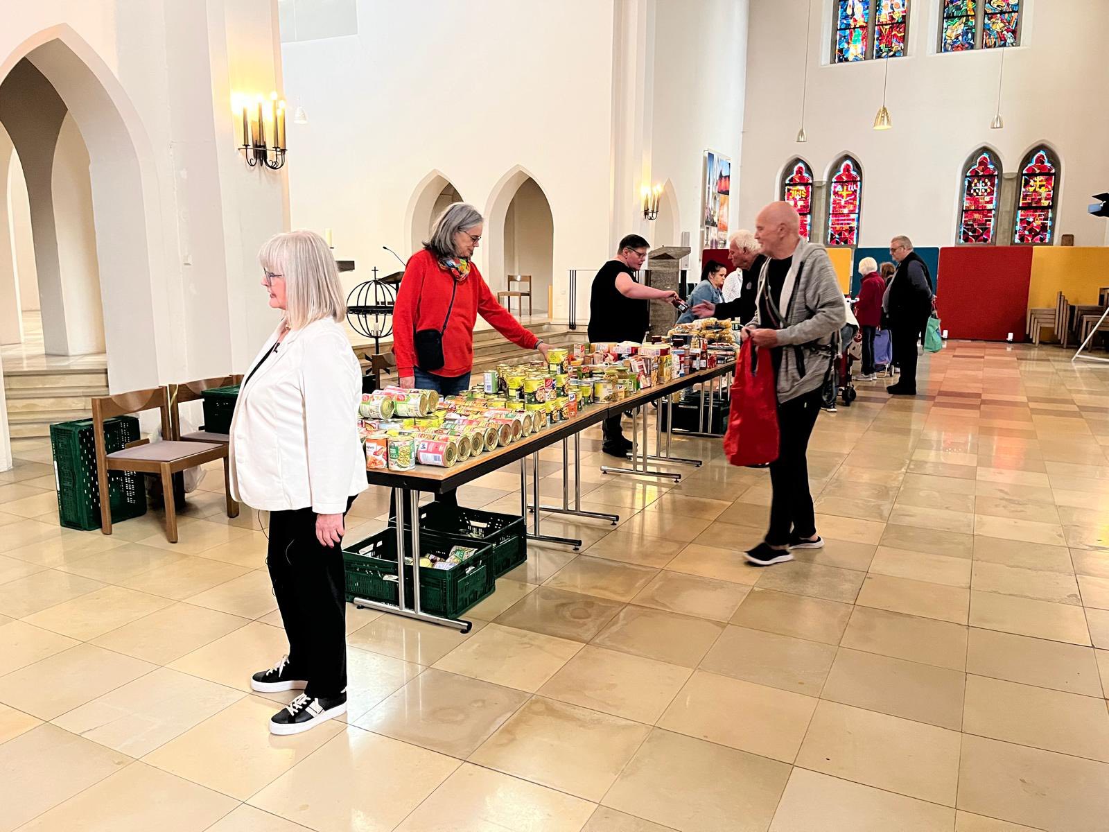 Die Seniorentafel in Dortmund-Hörde, noch am alten Standort, der Lutherkirche