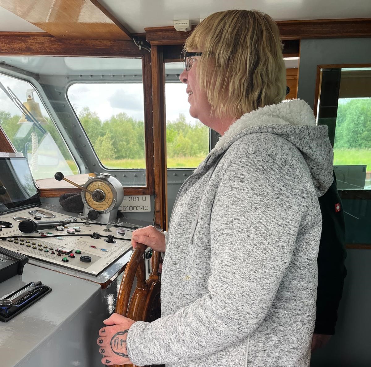 Eine Seniorin war Kapitän bei der Vier-Kanäle-Bootsfahrt am Schiffshebewerk Henrichenburg