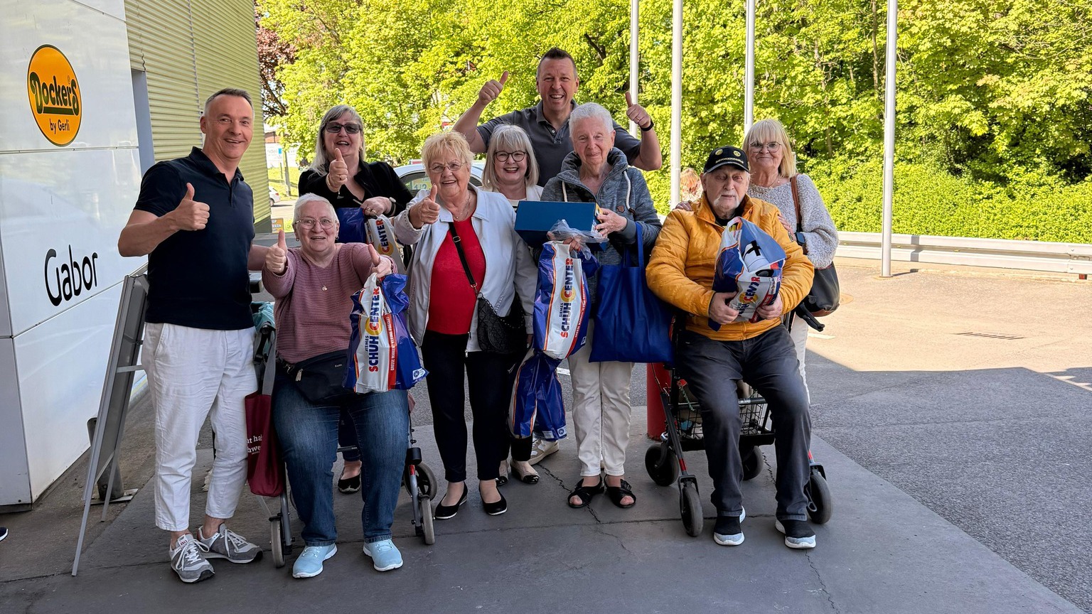 Neue Schuhe kaufen – dank Stiftung Lebenskraft!