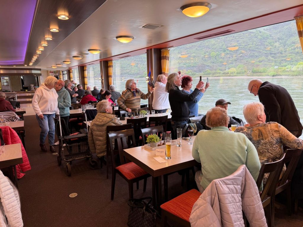 Die Gäste machten von der herrlichen Landschaft viele Fotos.