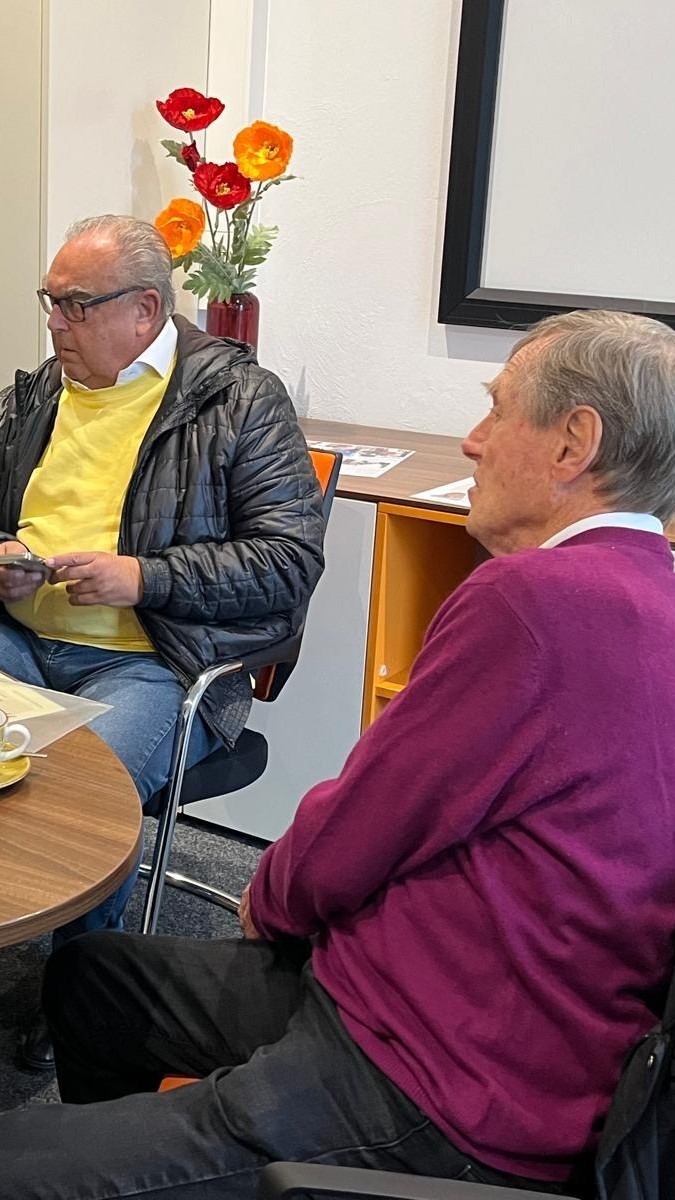 Siggi Held zu Gast im Büro des Seniorenglück e.V.