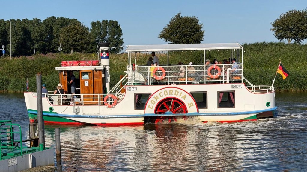 Der Raddampfer "Concordia II" in Neuharlingersiel